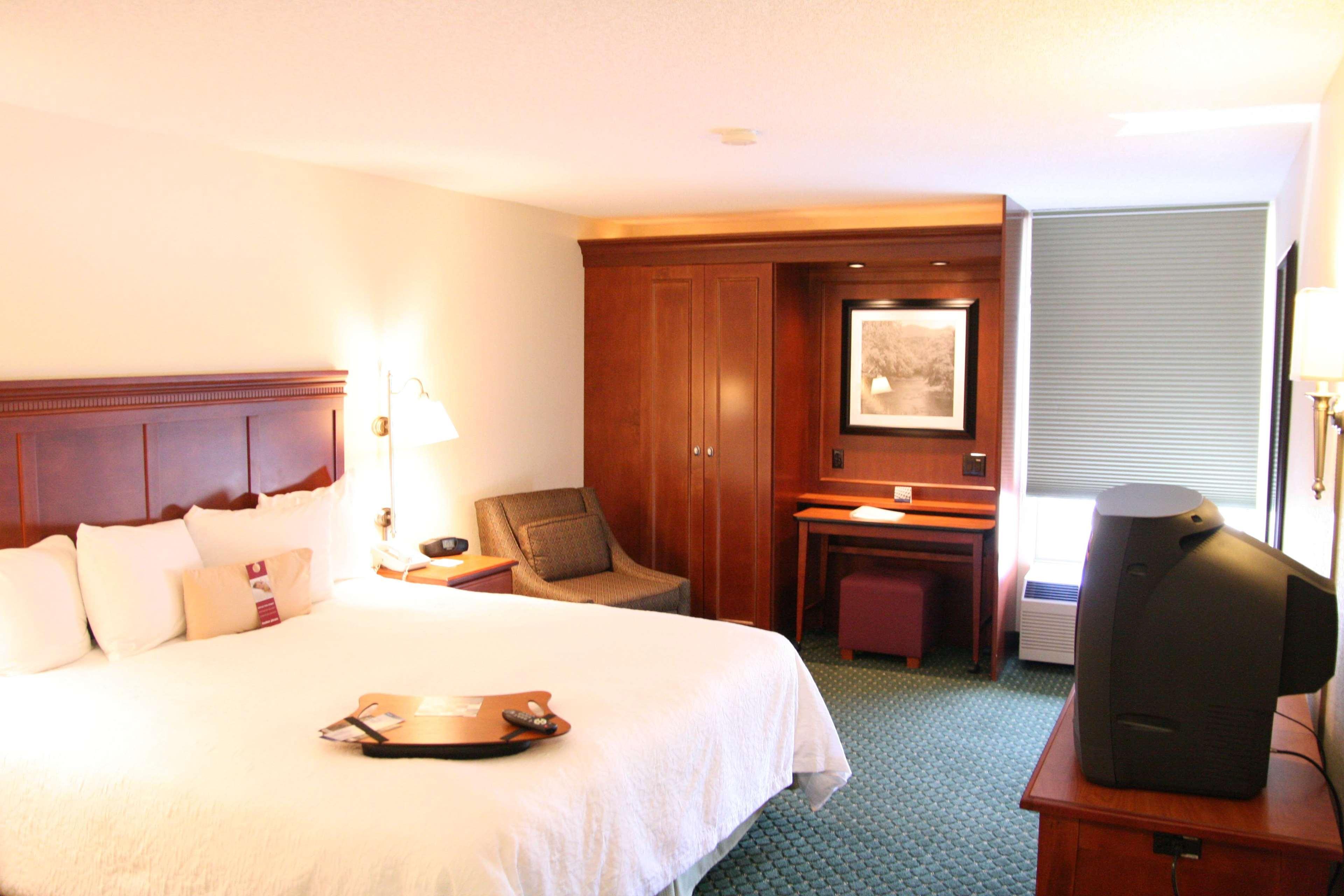 Hampton Inn Charleston Downtown Стая снимка