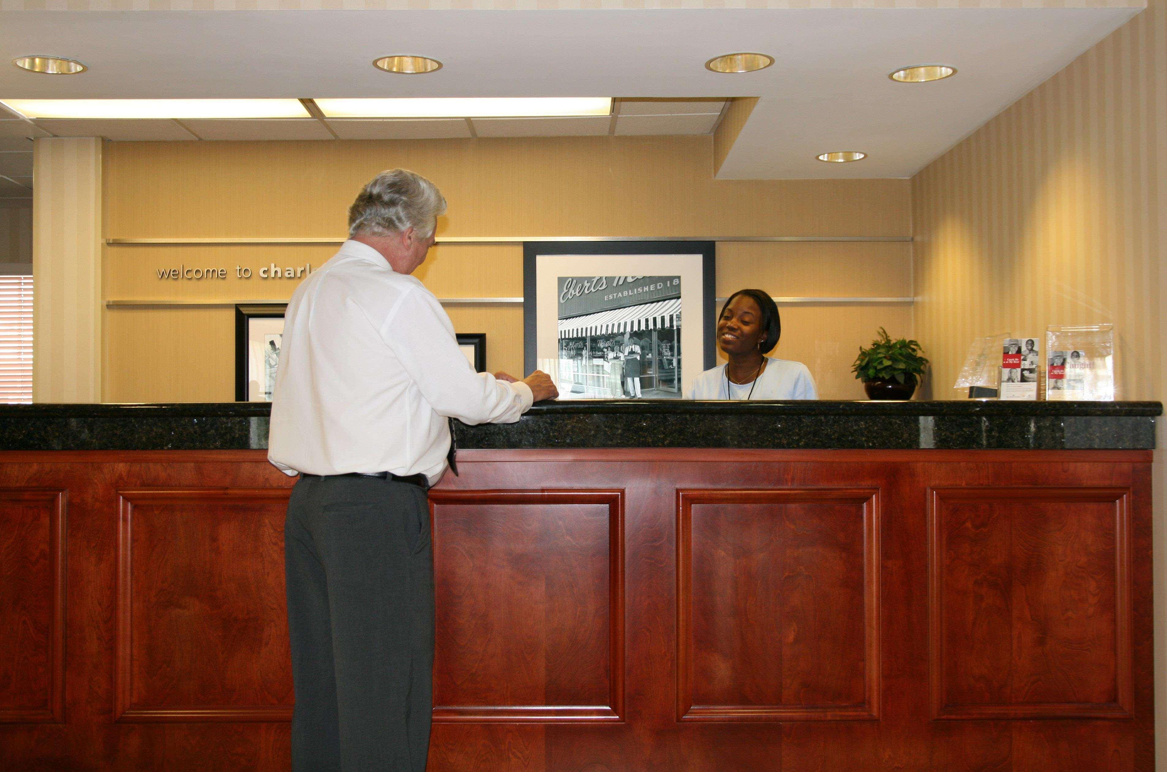 Hampton Inn Charleston Downtown Екстериор снимка