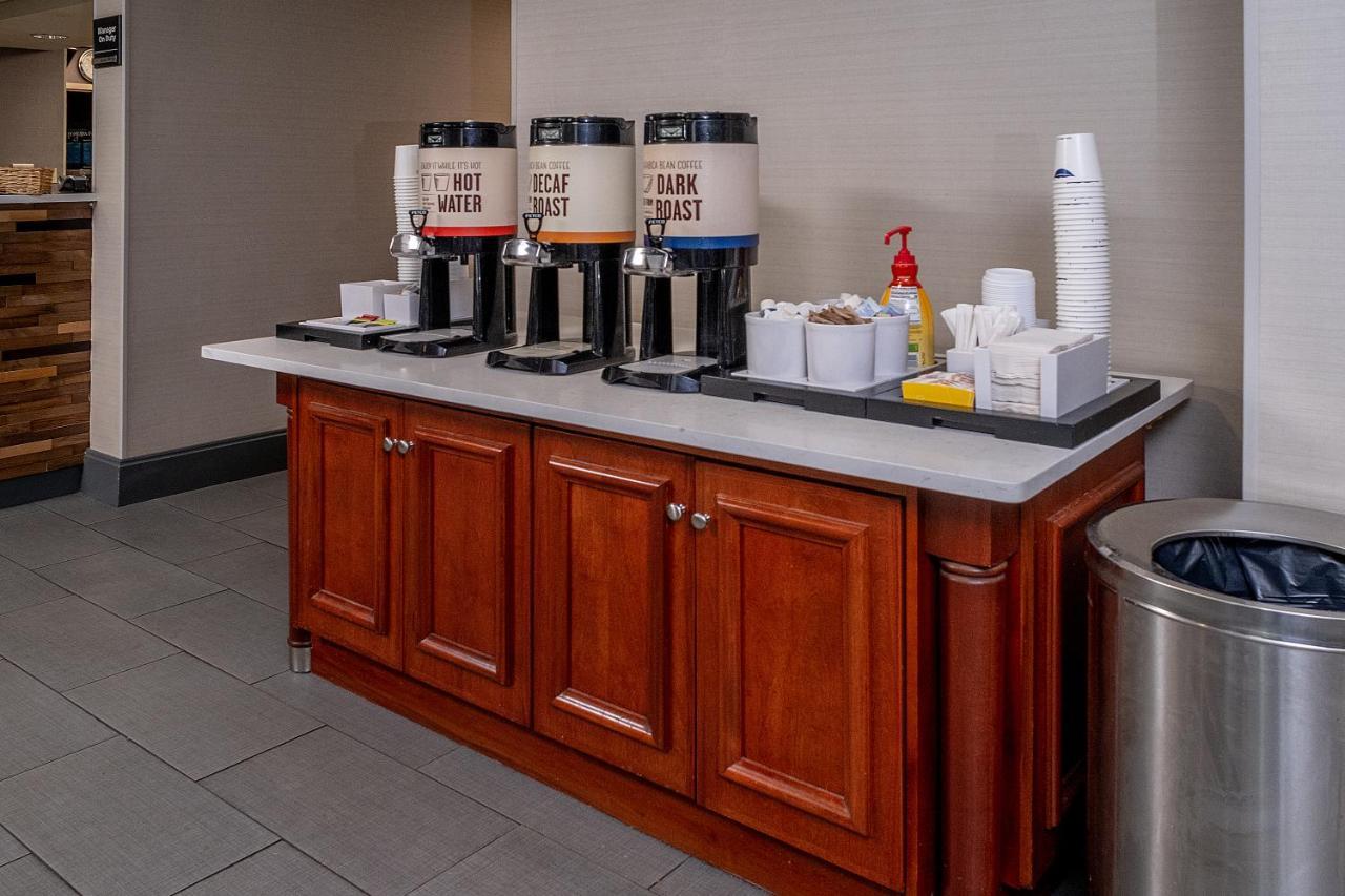 Hampton Inn Charleston Downtown Екстериор снимка