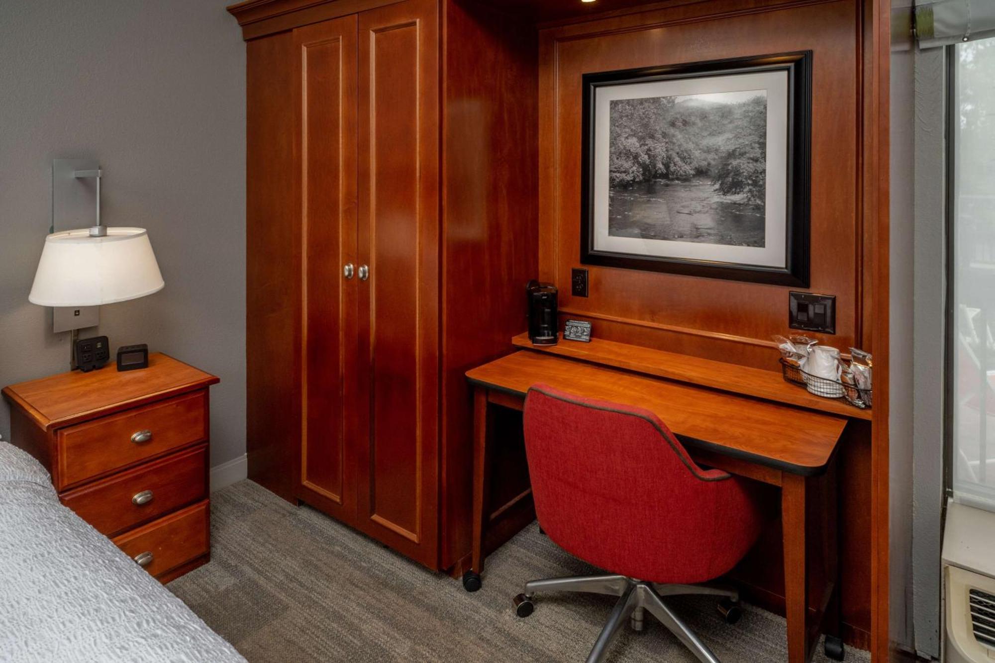 Hampton Inn Charleston Downtown Екстериор снимка