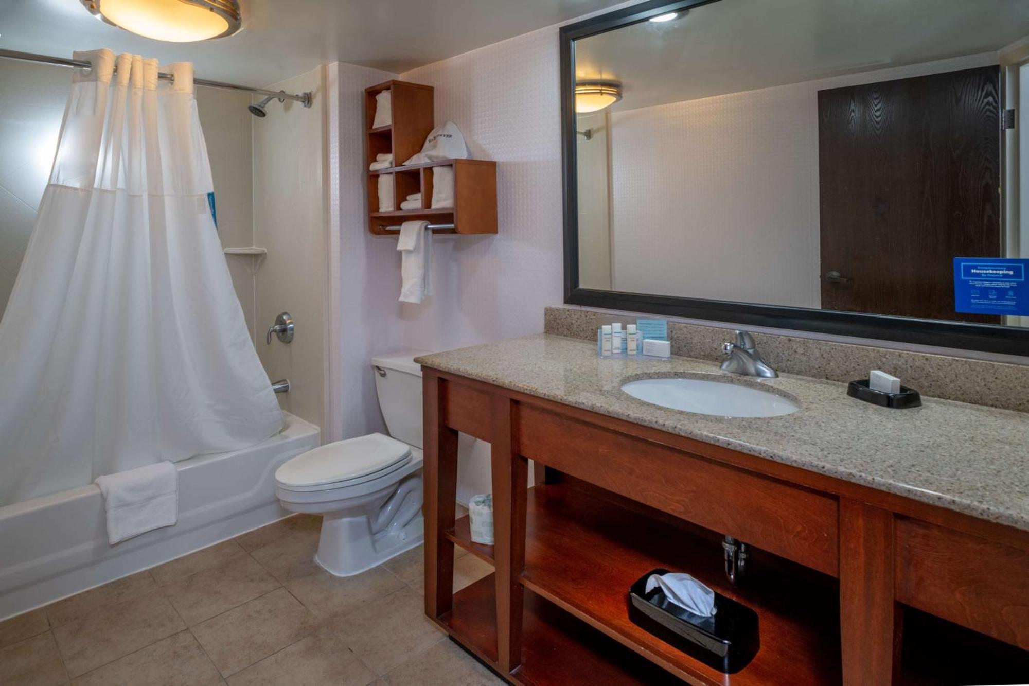 Hampton Inn Charleston Downtown Екстериор снимка