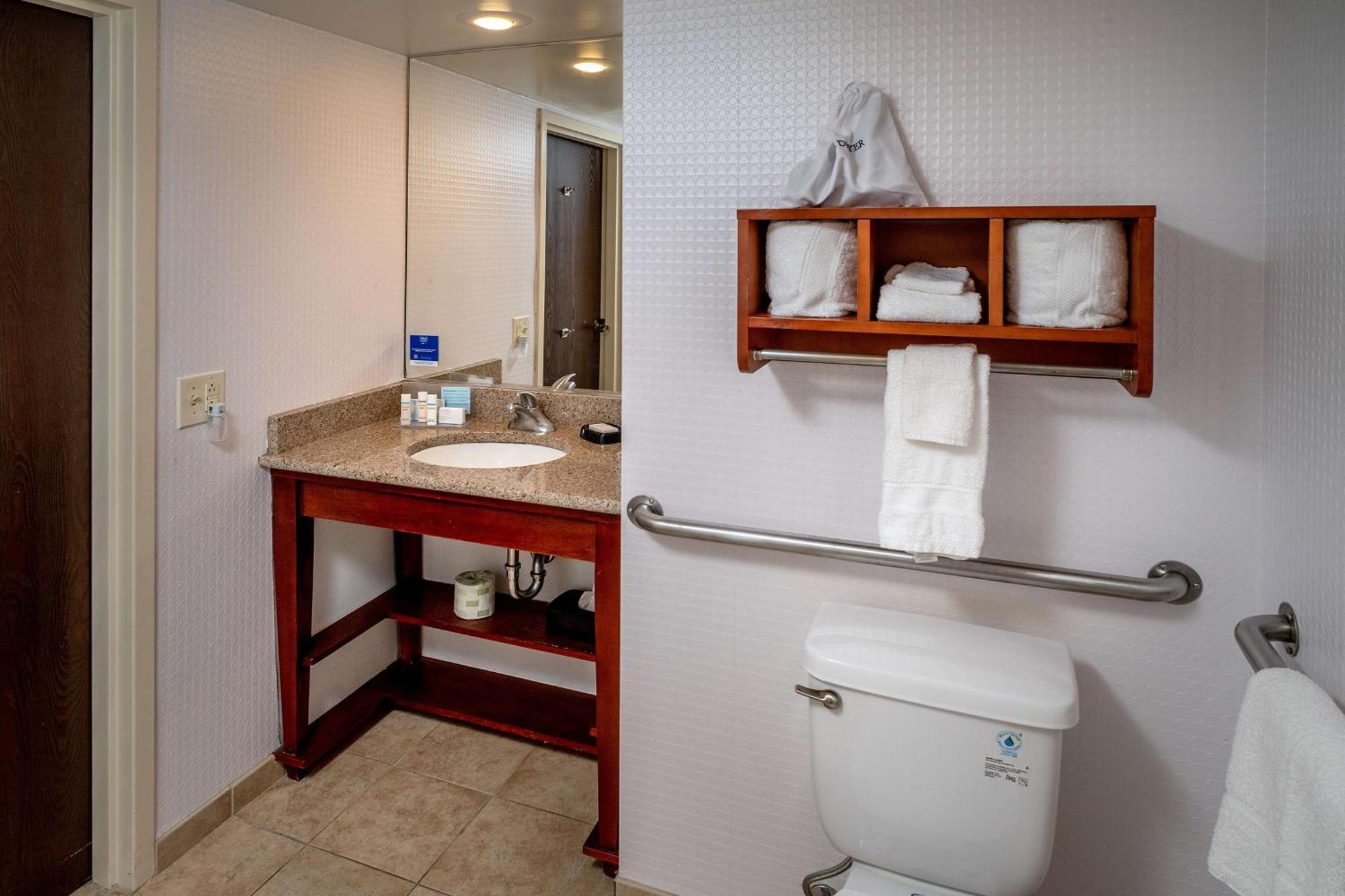 Hampton Inn Charleston Downtown Екстериор снимка