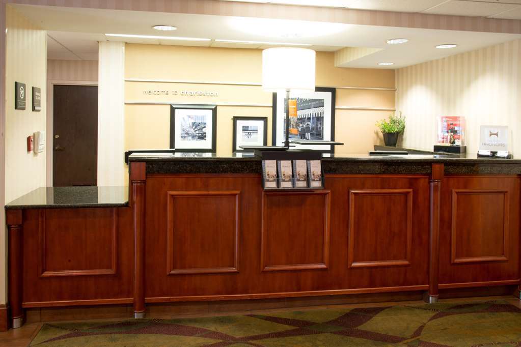Hampton Inn Charleston Downtown Интериор снимка