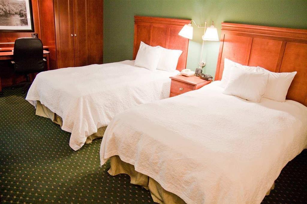 Hampton Inn Charleston Downtown Стая снимка